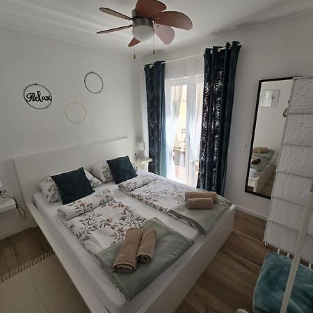 Apartment Melani Vir Exterior photo
