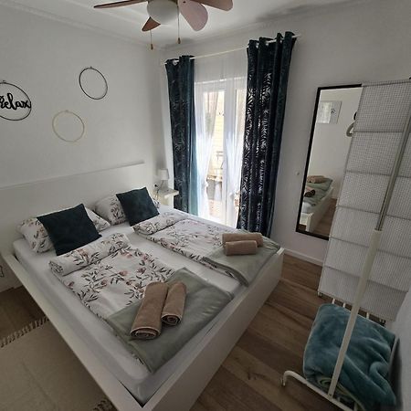 Apartment Melani Vir Exterior photo