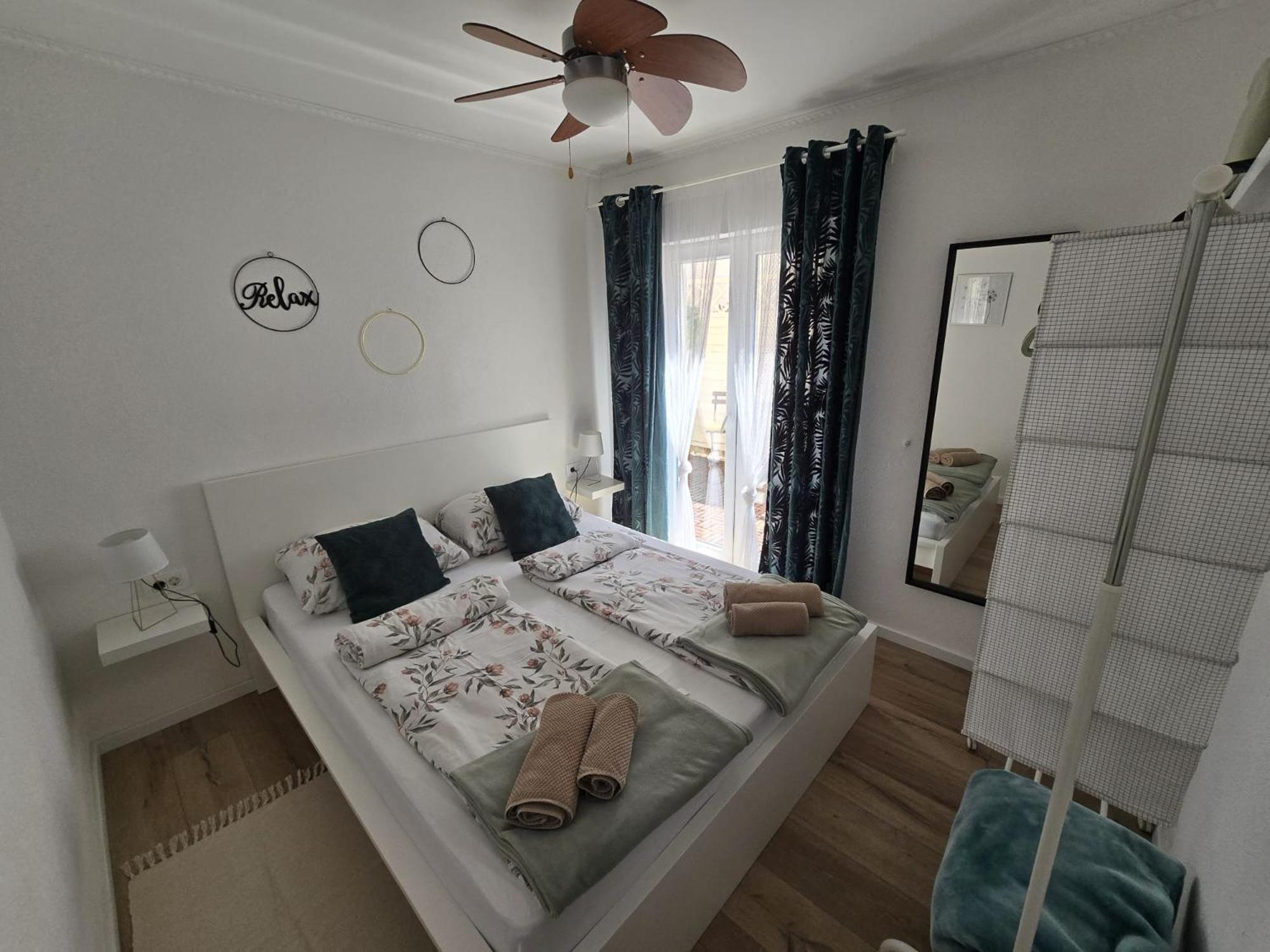 Apartment Melani Vir Exterior photo