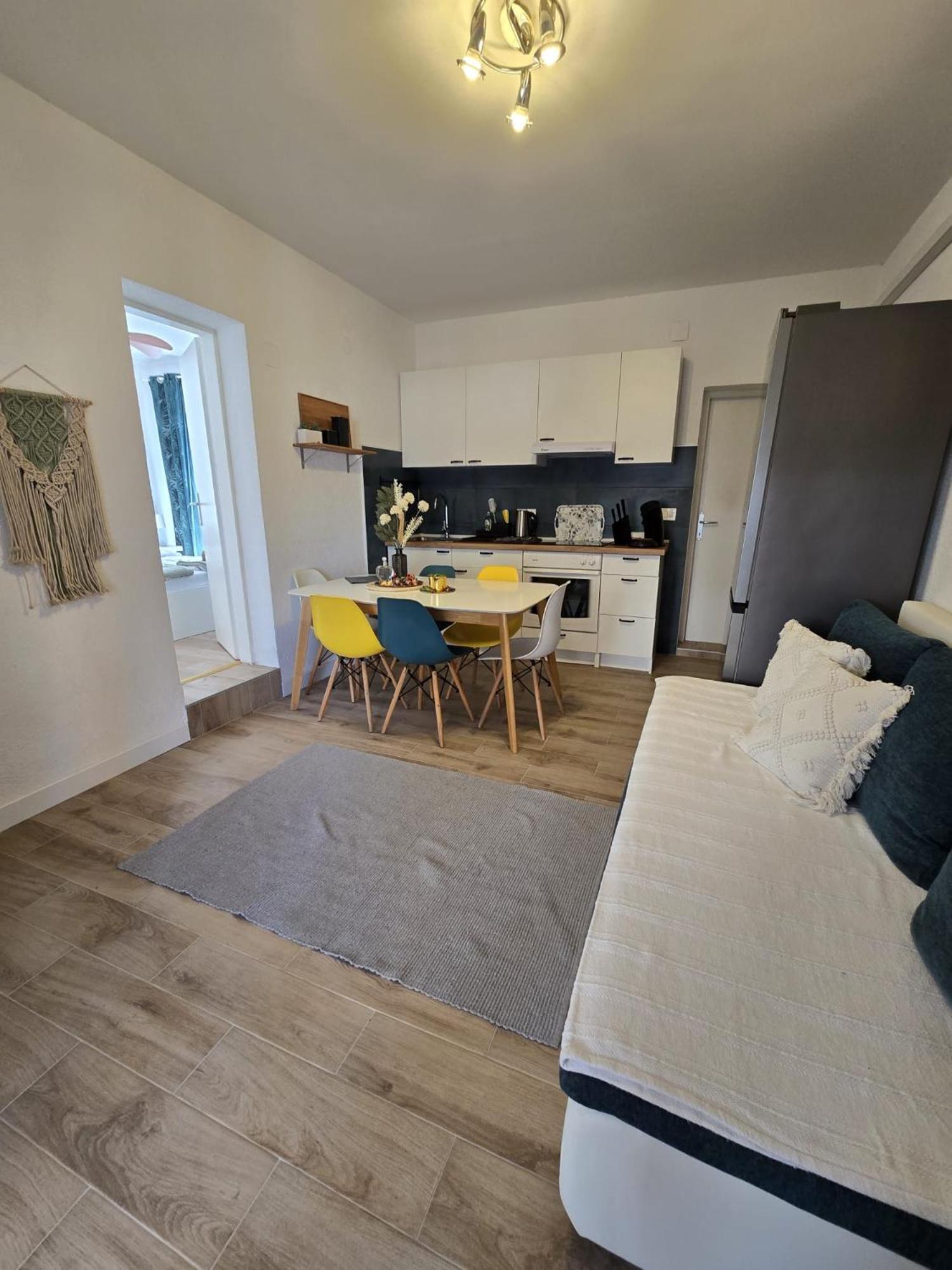 Apartment Melani Vir Exterior photo
