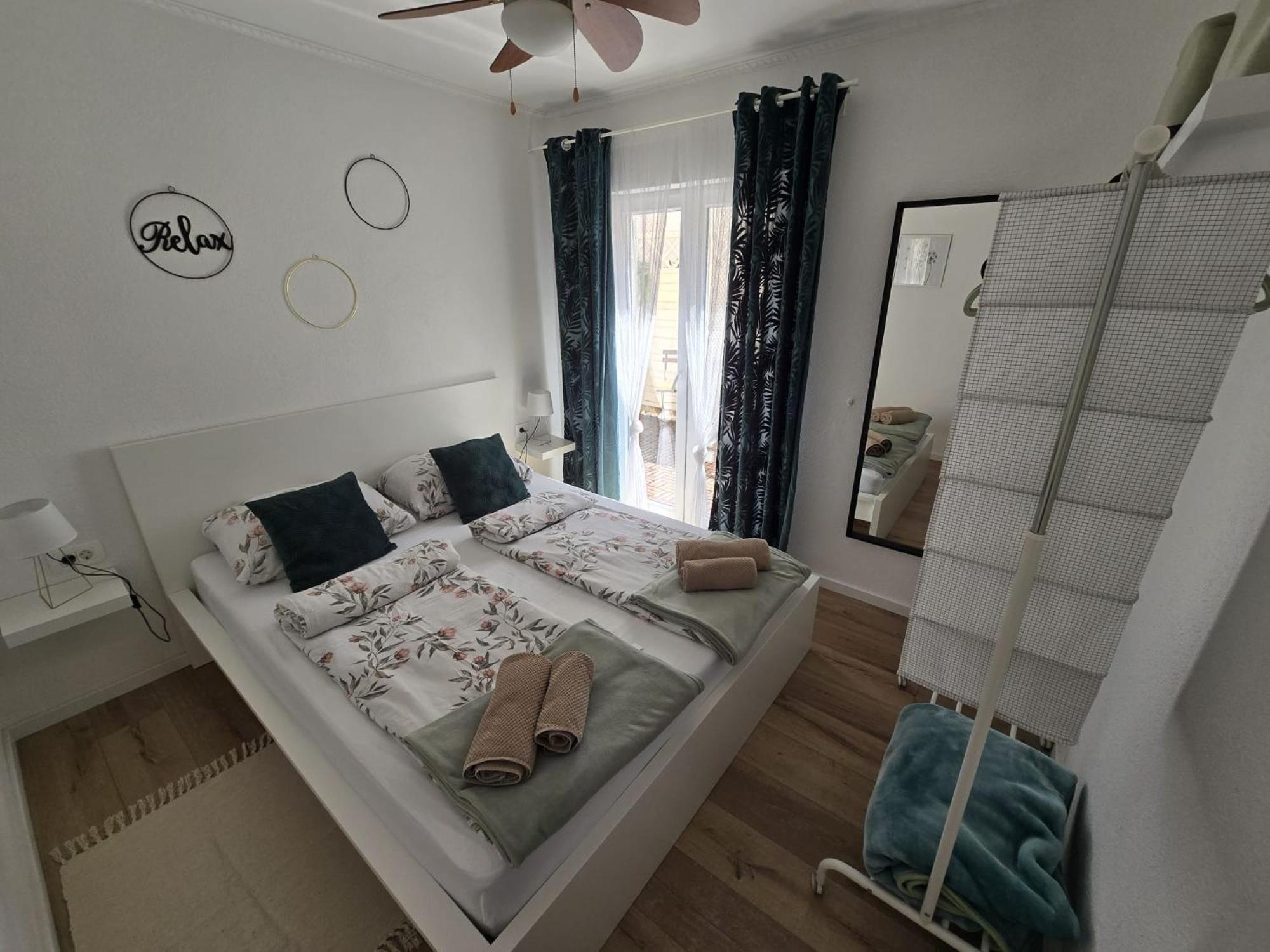 Apartment Melani Vir Exterior photo